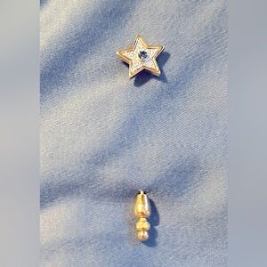 Stick pin with Silvery Star and Blue Accent